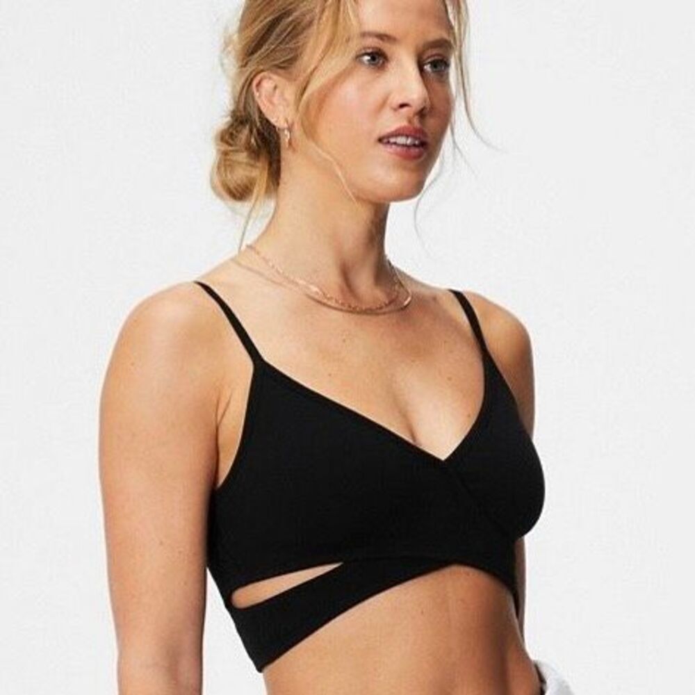 Fabletics wrap crop top Cloud Seamless Cut Out Bra black size L